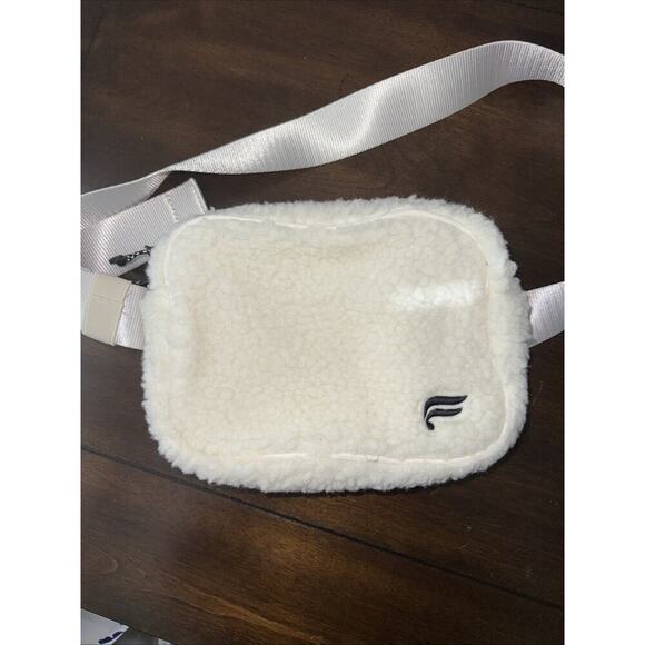 Fabletics Body Crossover Bag Unisex Textured Fleece - Picture 1 of 8